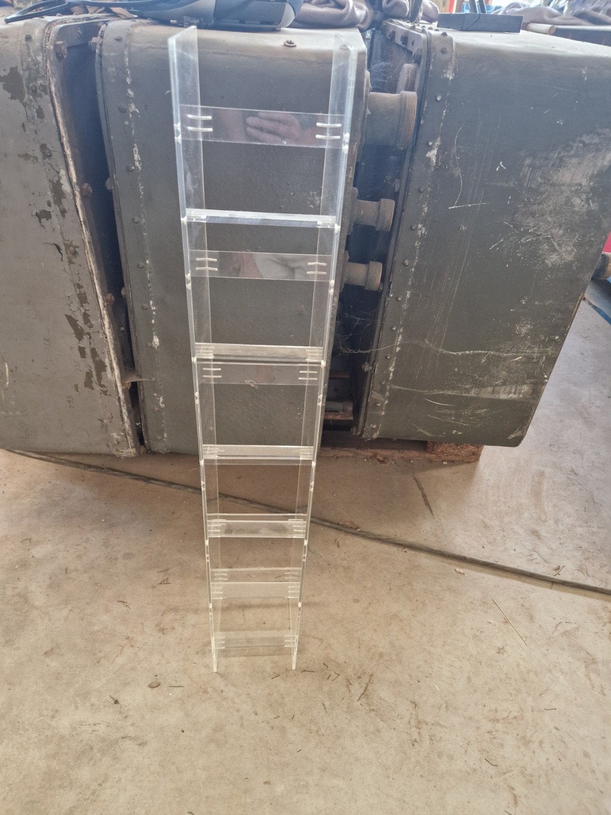Jaren 80 plexiglas cd rek 90cm hoog, Huis en Inrichting, Woonaccessoires | Cd- en Dvd-rekken, Ophalen of Verzenden, Gebruikt, Kunststof