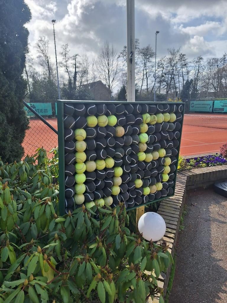 65 jaar jubileum tennisballen versiering, Ophalen, Zo goed als nieuw, Versiering, Overige