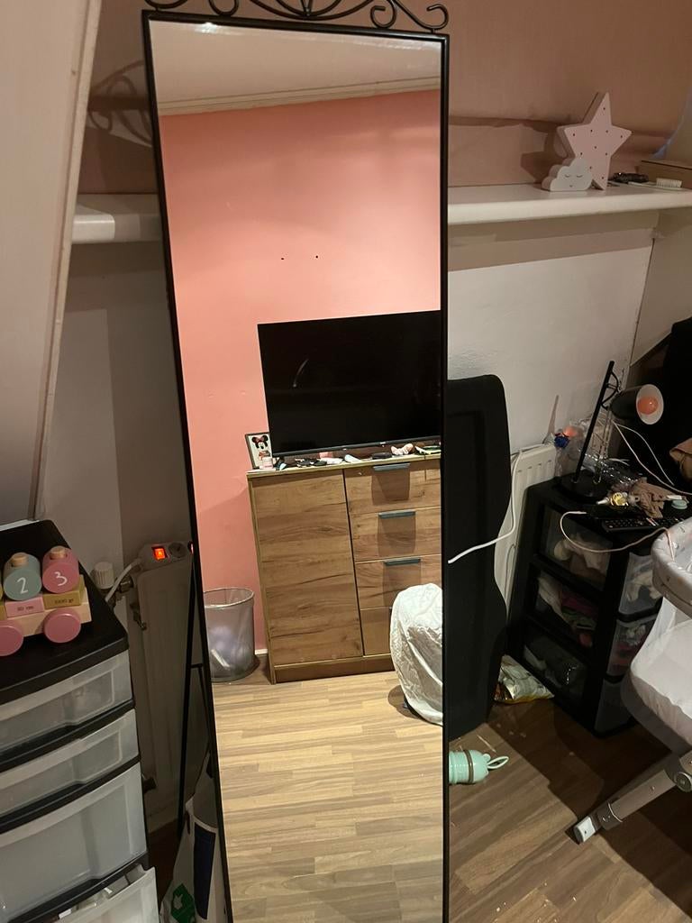 Staande spiegel Ikea, Minder dan 50 cm, Ophalen of Verzenden, Zo goed als nieuw, 150 tot 200 cm