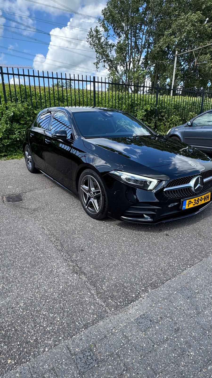 Mercedes-Benz A-Klasse A 200 163pk 7G-DCT 2020 Zwart, 4 cilinders, Bedrijf, 1600 kg, 685 kg