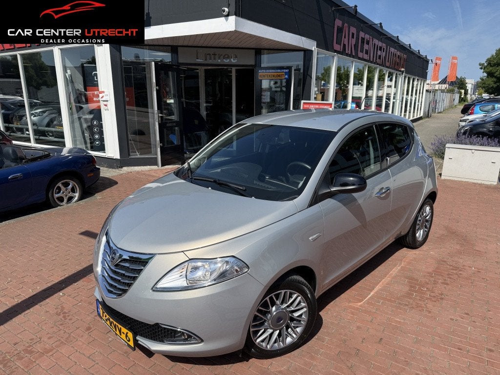 Lancia Ypsilon 0.9 TwinAir Silver airco ccr 5drs 16000KM N.A, Auto's, Lancia, Euro 5, 86 pk, Gebruikt, Beige