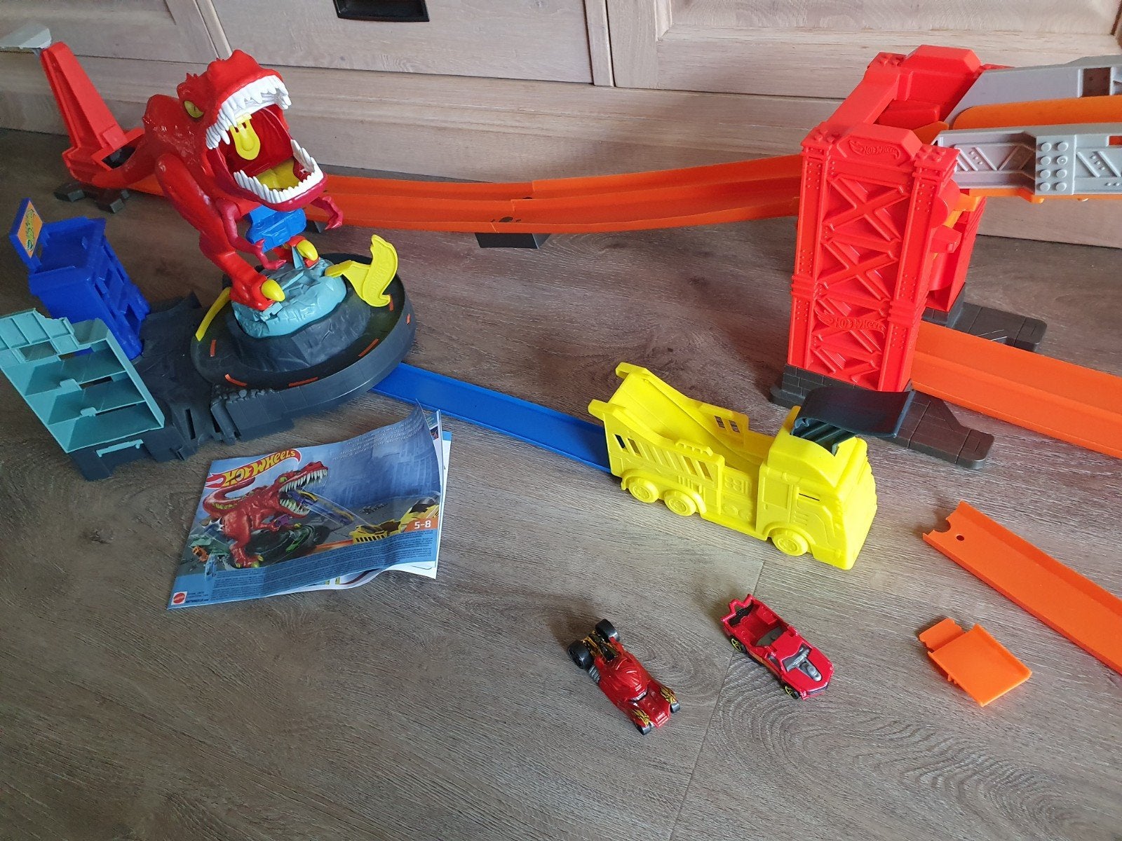 Hotwheels baan T-rex aanval en Track Builder brug, Zelf te bouwen, Ophalen of Verzenden, Hot Wheels, Handmatig