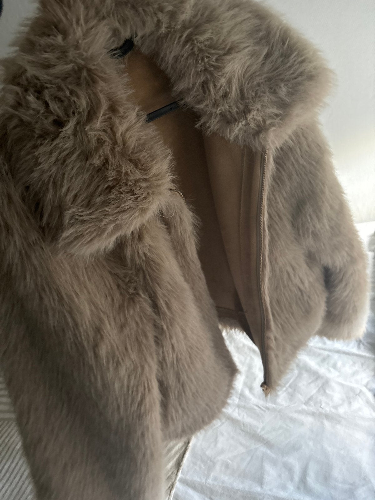 Mooie beige faux fur jas, maat M, Kleding | Dames, Ophalen, Zo goed als nieuw, Maat 38/40 (M), Beige