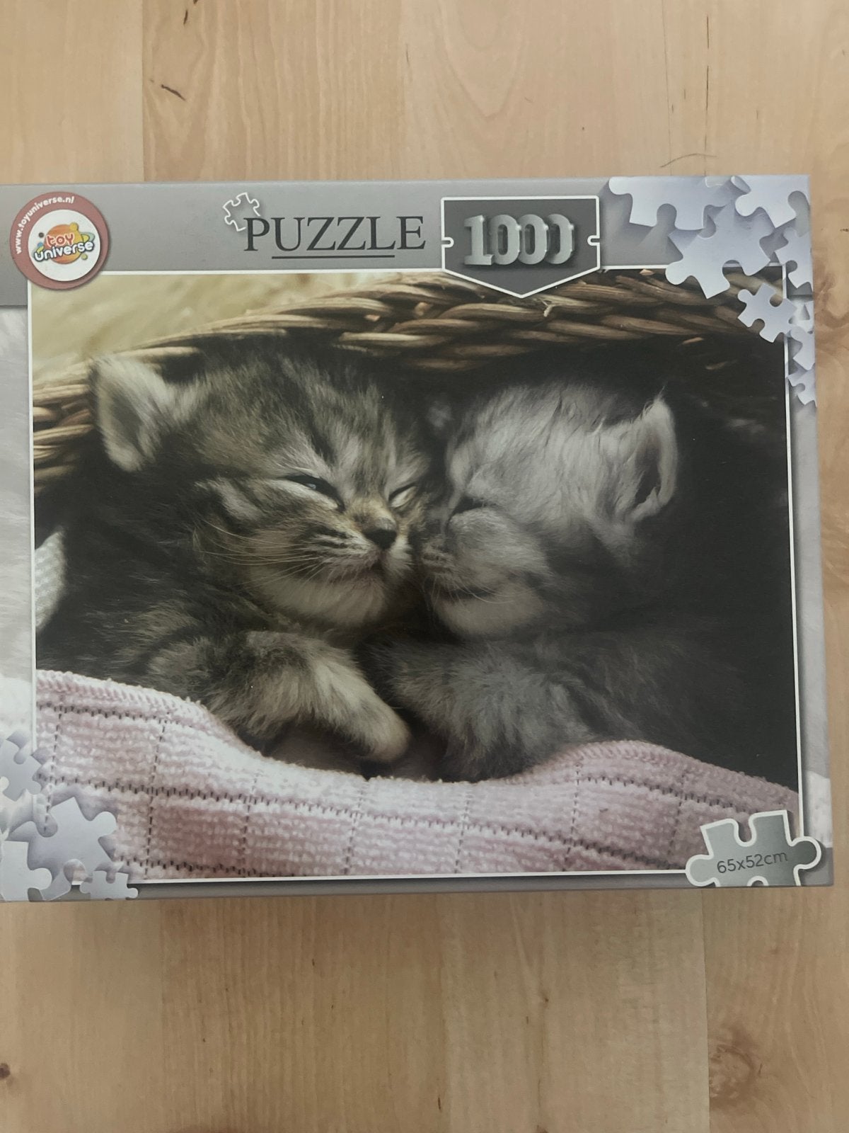 Puzzel 1000 stukjes - schattige kittens in mand, Ophalen of Verzenden, 500 t/m 1500 stukjes, Zo goed als nieuw, Legpuzzel