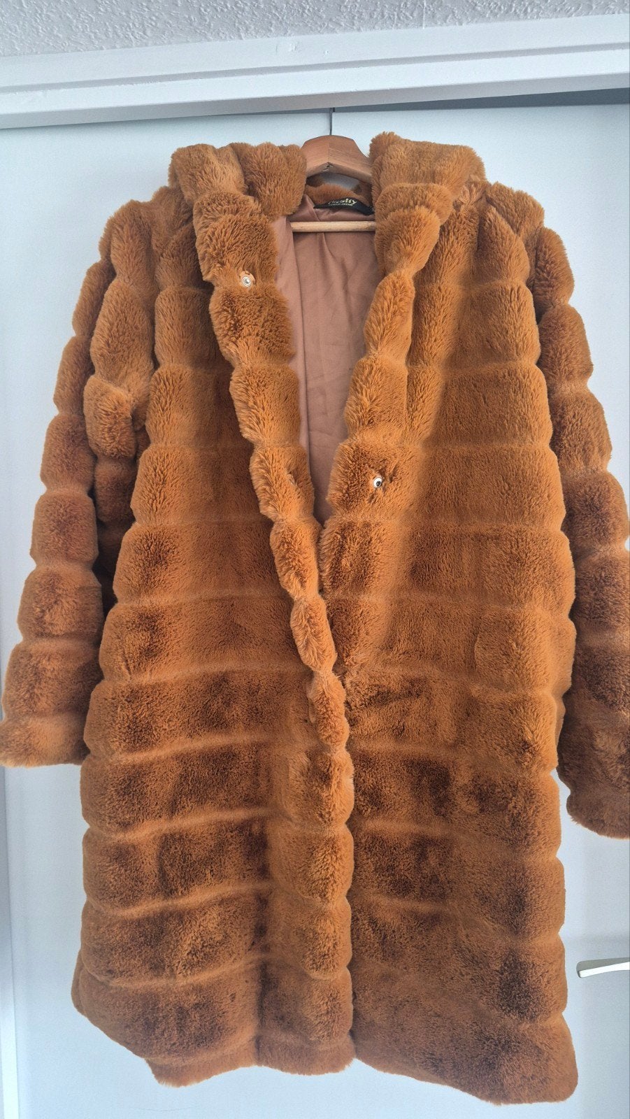Lange bruine faux fur jas met capuchon - Maat M/L, Kleding | Dames, Ophalen of Verzenden, Zo goed als nieuw, Bruin