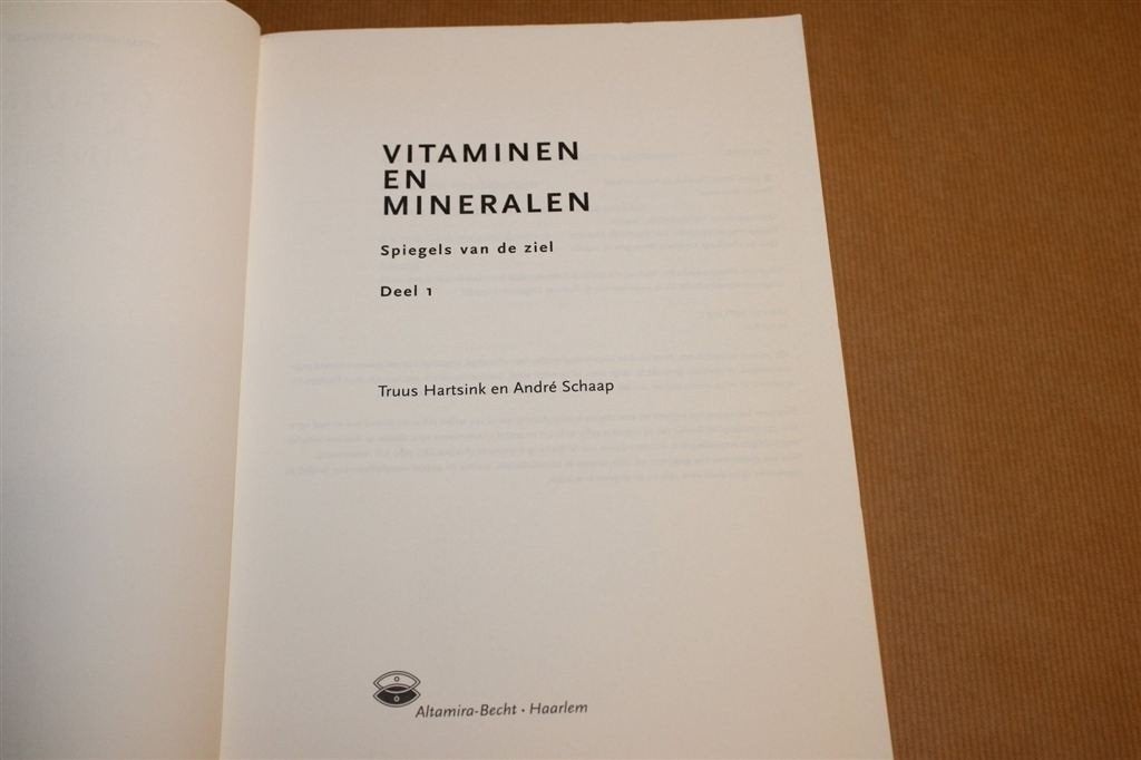 Vitaminen en Mineralen — Spiegels van de Ziel Deel 1, Ophalen of Verzenden, Gelezen