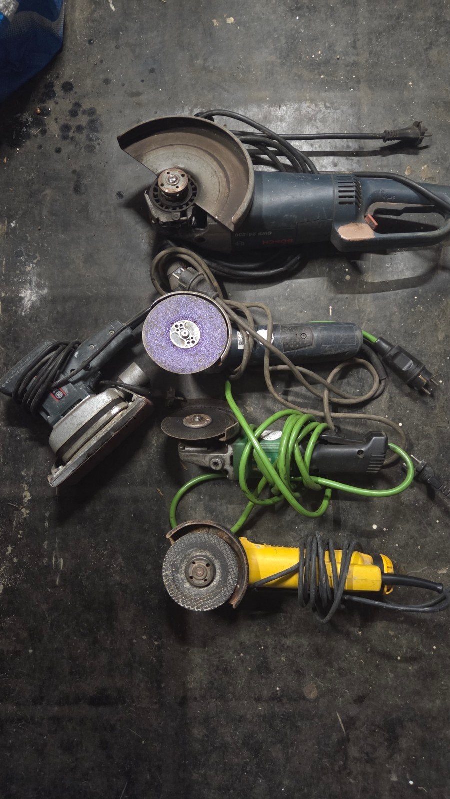 Diverse slijpmachines: haakse, schuurmachine, Ophalen, Minder dan 700 watt, Haakse handslijpmachine