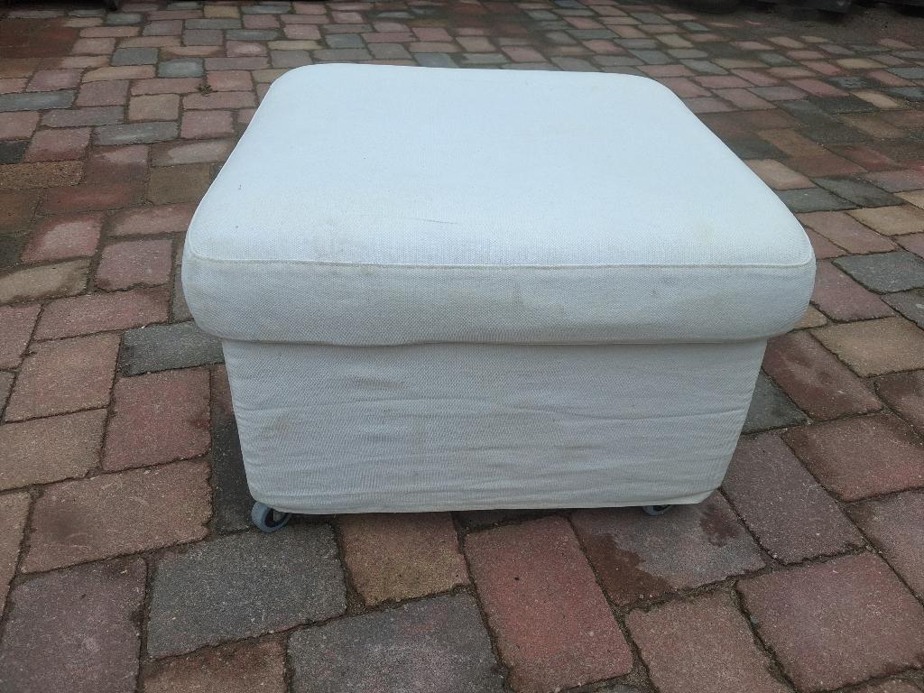 Hocker poef met wieltjes opbergruimte, Ophalen, Gebruikt, Stof, 50 tot 75 cm