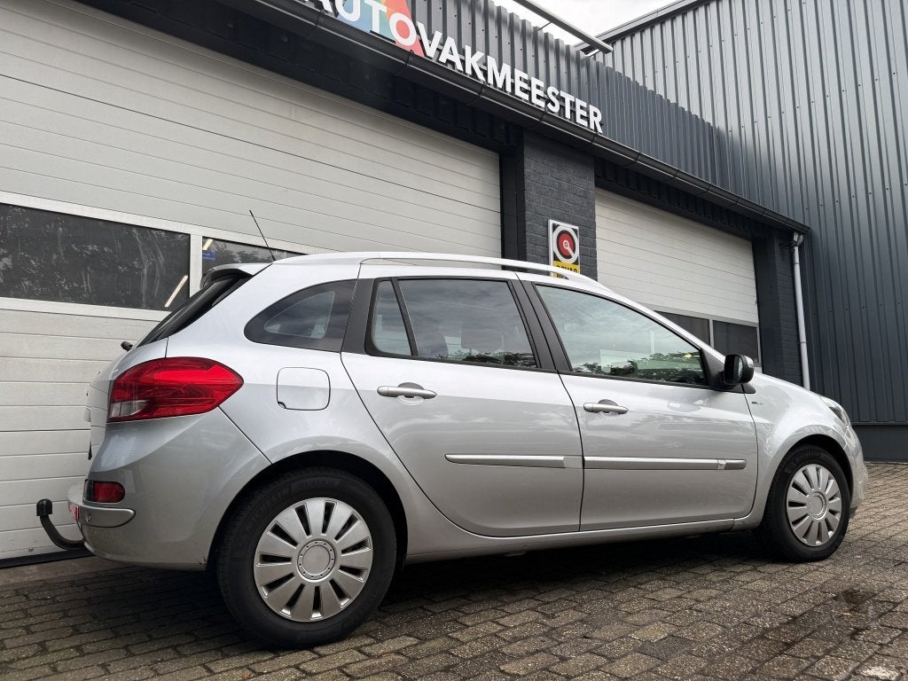 Renault Clio Estate 1.5 dCi Night & Day (bj 2012), Euro 5, Gebruikt, 4 cilinders, Origineel Nederlands