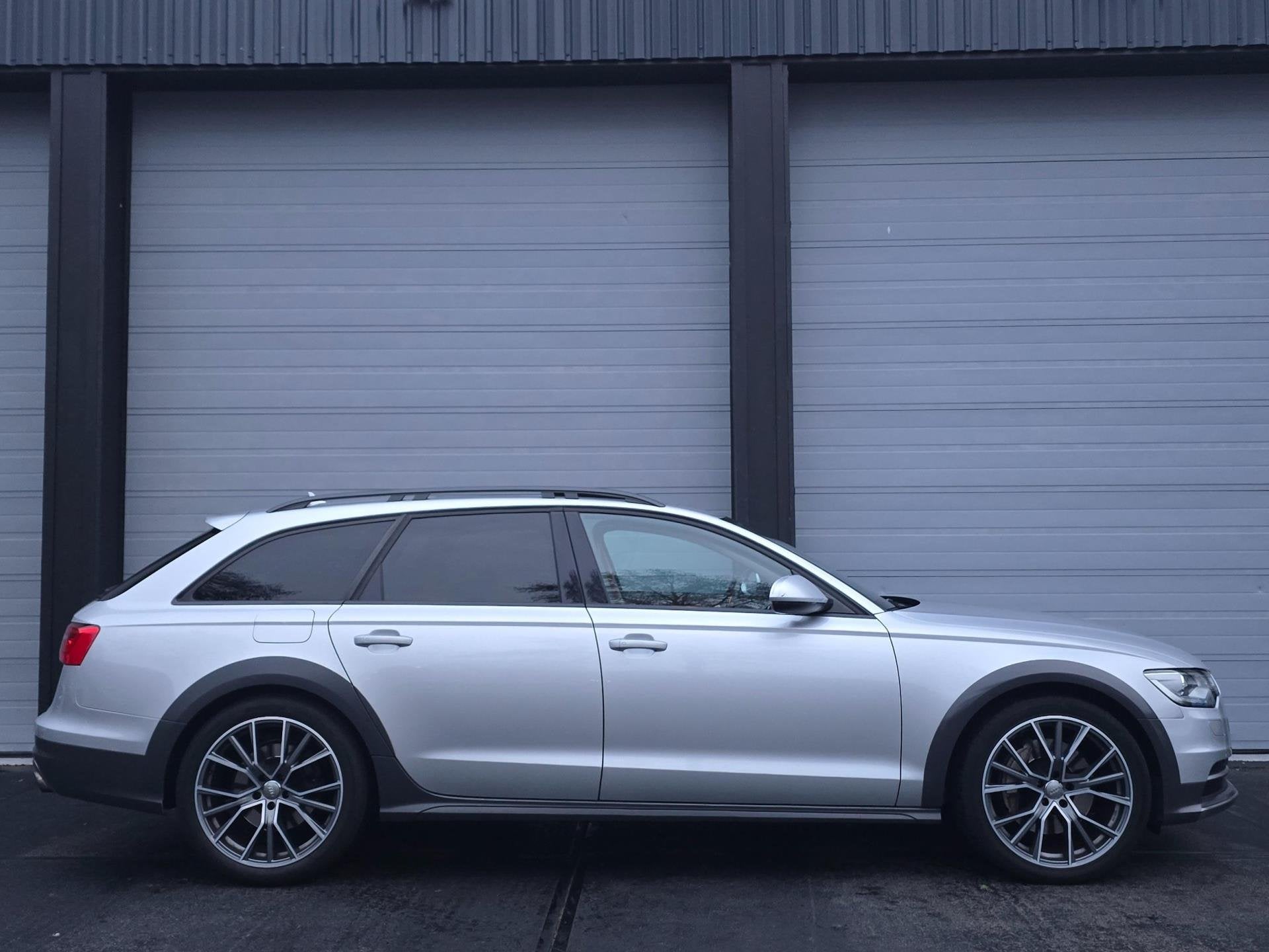 Audi A6 Avant 3.0 TFSI quattro Sport Edition inclusief winte, Auto's, Automaat, Euro 5, Gebruikt, Zwart