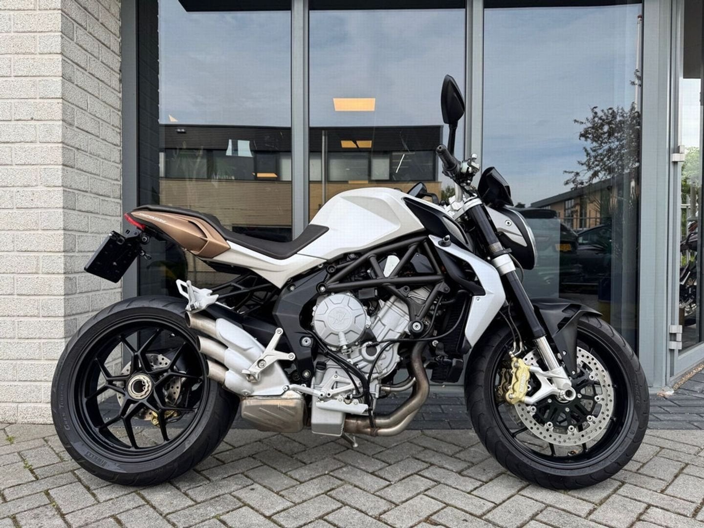 MV Agusta Brutale 675 (bj 2012) 24,332 km, 675 cc, Motorrijbewijs A, Meer dan 35 kW, Naked bike