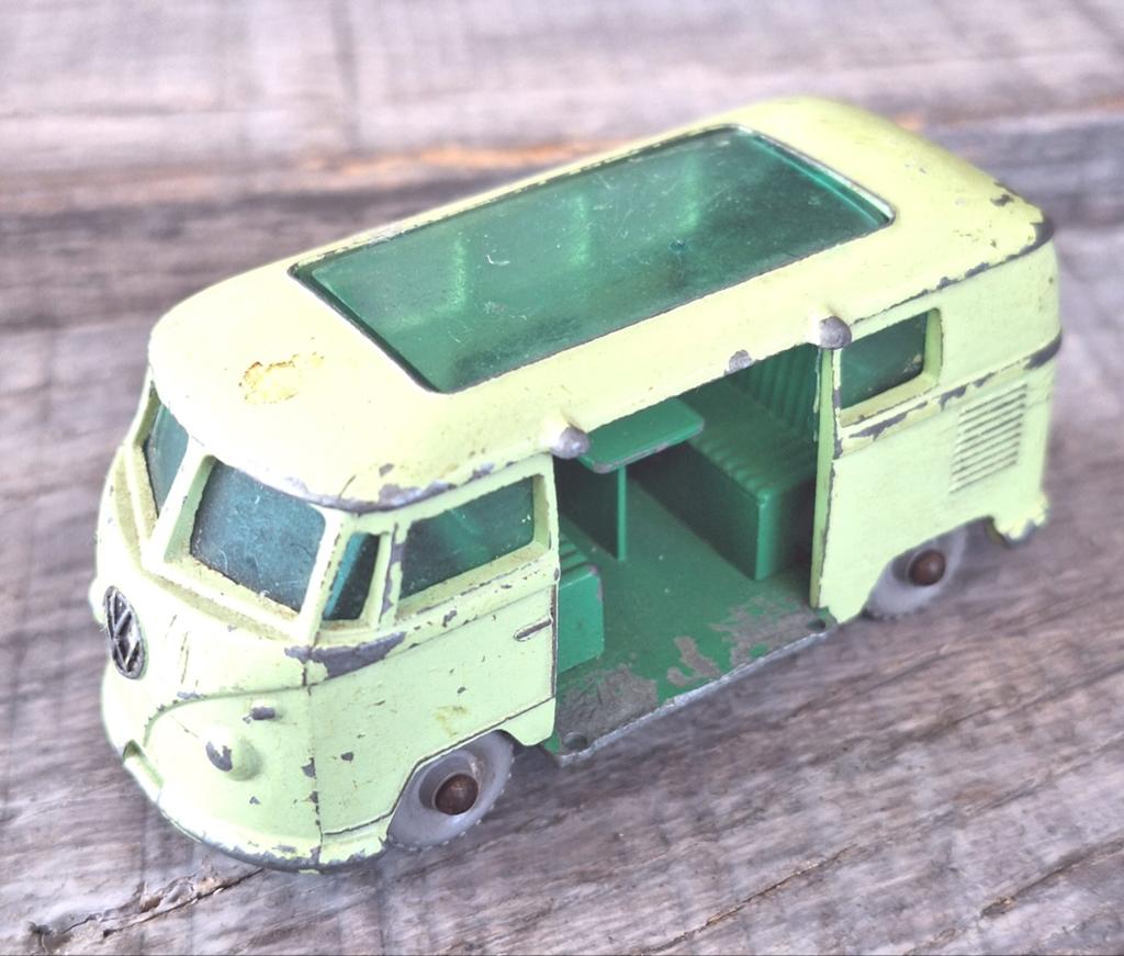 Vintage Volkswagen Caravette No 34 Speelgoedbusje, Ophalen, Gebruikt, Auto