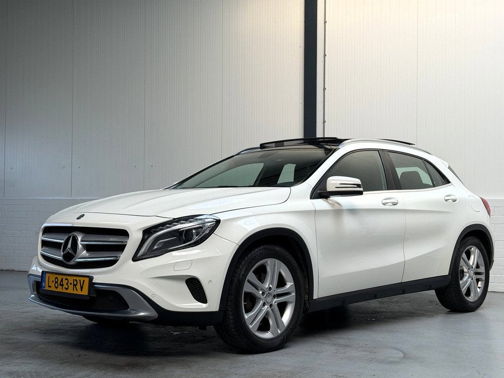 Mercedes-Benz GLA-klasse 180 Prestige | Pano|Stoelverwarming, Auto's, Mercedes-Benz, Gebruikt, 4 cilinders, 715 kg, Leder en Stof