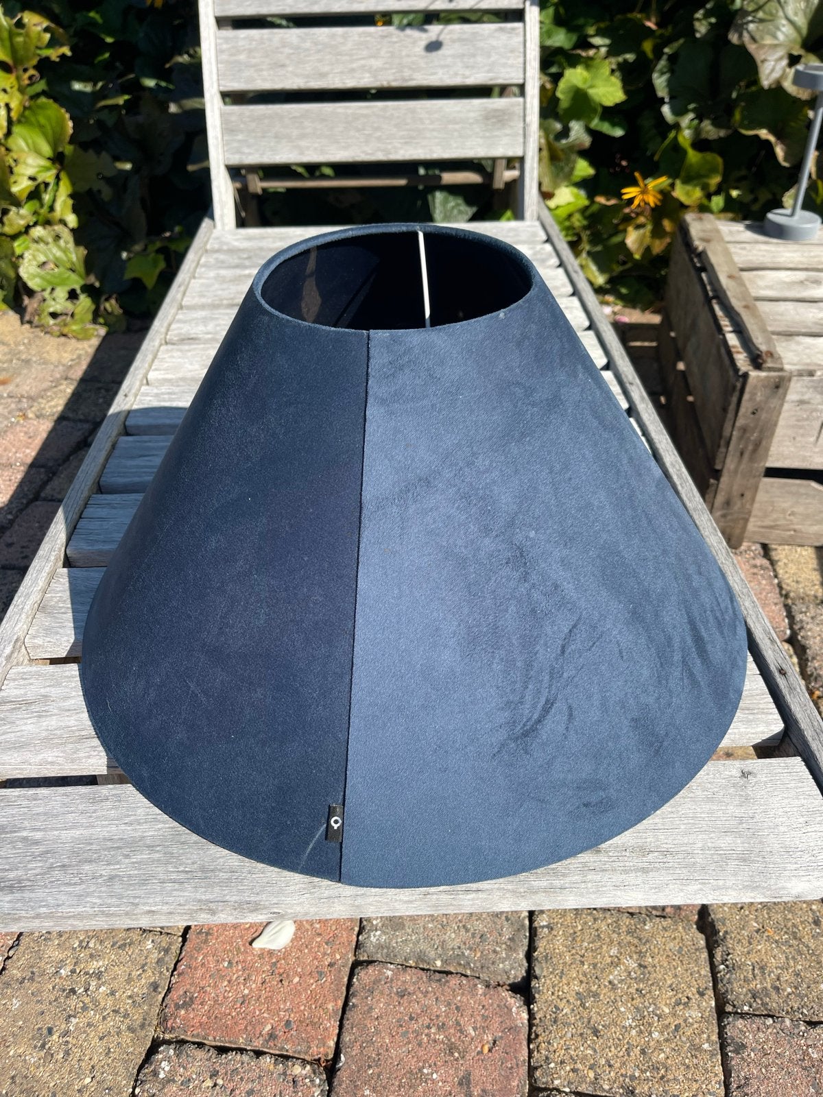 Prachtige ongebruikte blauwe fluwelen lampenkap - 50cm, Huis en Inrichting, Lampen | Lampenkappen, Ophalen, Rond, Nieuw, Textiel