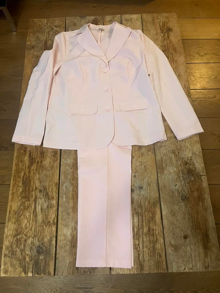 Roze colbert jas maat 42 met bijbehorende broek maat 40, Ophalen of Verzenden, Zo goed als nieuw, Maat 42/44 (L), Roze