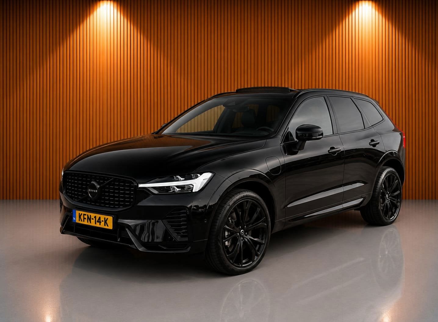 Volvo XC60 2.0 T6 Plug-in hybrid AWD Ultra Black Edition, Auto's, Automaat, Gebruikt, 4 cilinders, 1969 cc