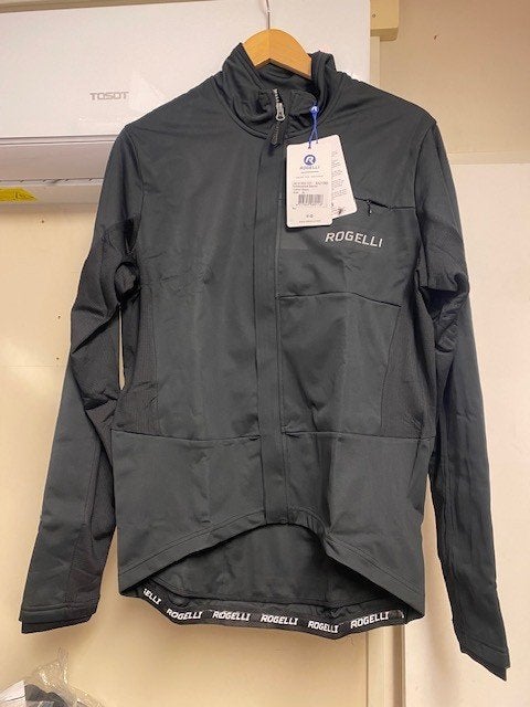Heren winter fietsjack rogelli barrier zwart  Nieuw! XL, Fietsen en Brommers, Fietsaccessoires | Fietskleding, Rogelli, Heren