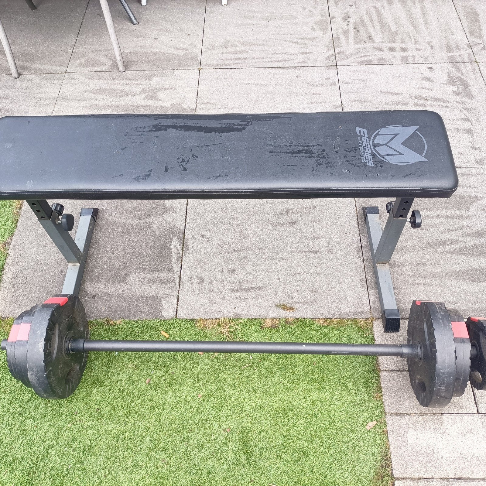 Krachtstation met halterbank en gewichten - Gorilla Sports, Ophalen, Benen, Gebruikt, Krachtstation