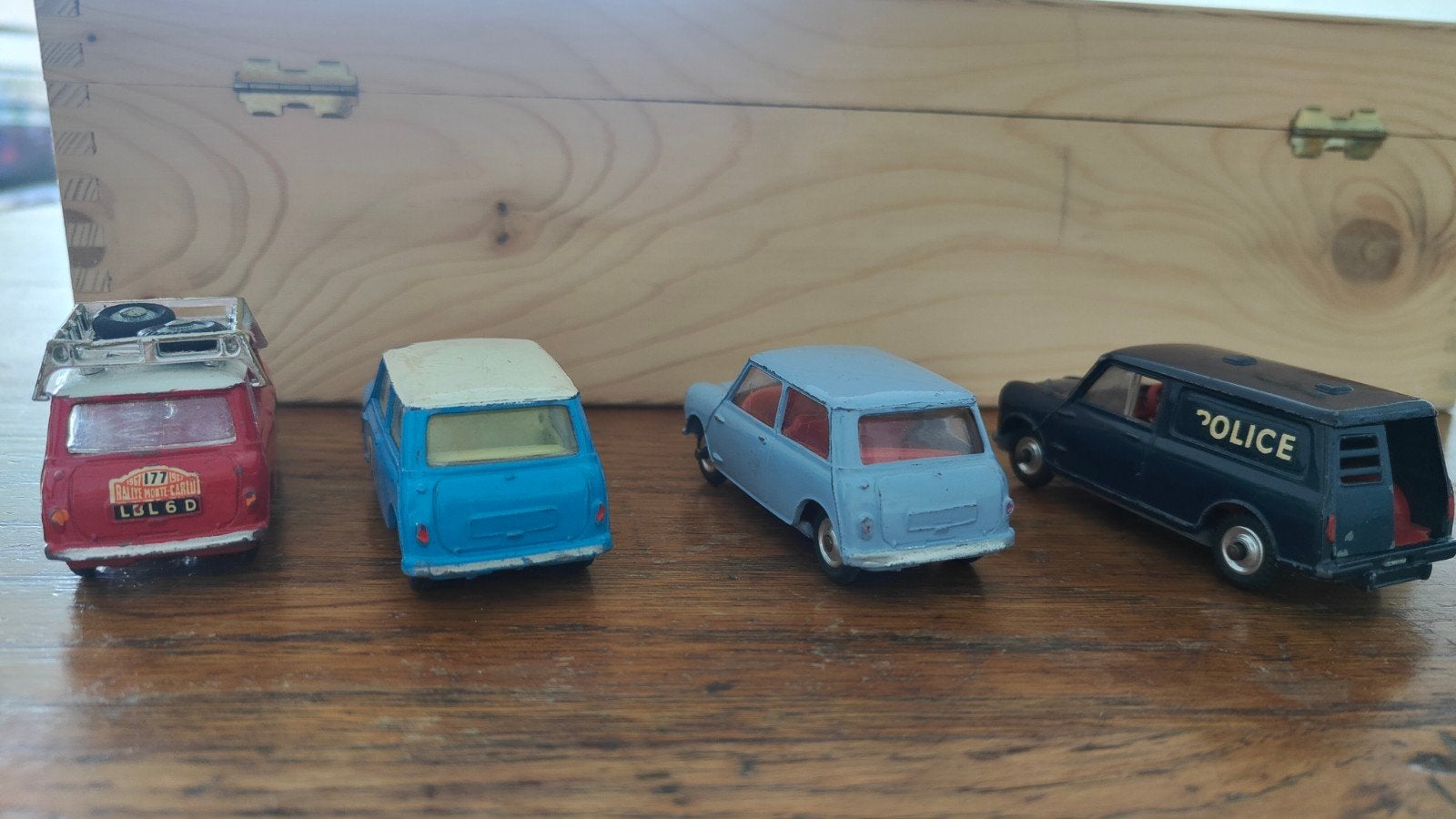 4 Corgi Toys Morris Mini Coopers & Austin, Ophalen of Verzenden, Gebruikt, Auto, Corgi