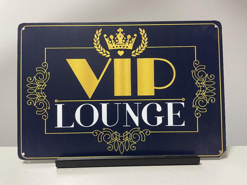 VIP LOUNGE metalen reclamebord / wandbord (Old Look), Www.pand50.nl, Nieuw, Ophalen of Verzenden, Printer 29B Coevorden