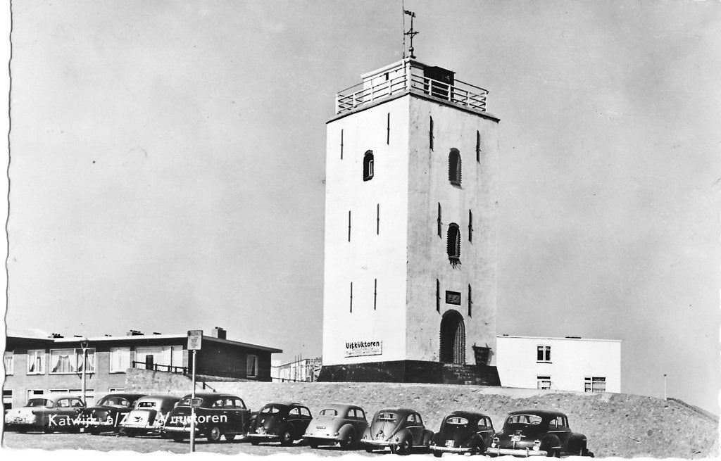 Katwijk aan Zee, Vuurtoren - auto, Verzamelen, Ansichtkaarten | Nederland, Verzenden, 1940 tot 1960, Gelopen, Zuid-Holland
