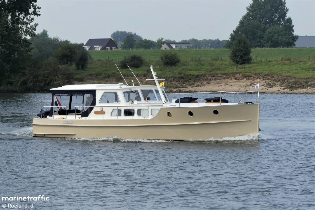 Kruiskamp Bakdekker 1400 motorjacht, Watersport en Boten, Ophalen, Staal, Diesel, Zo goed als nieuw