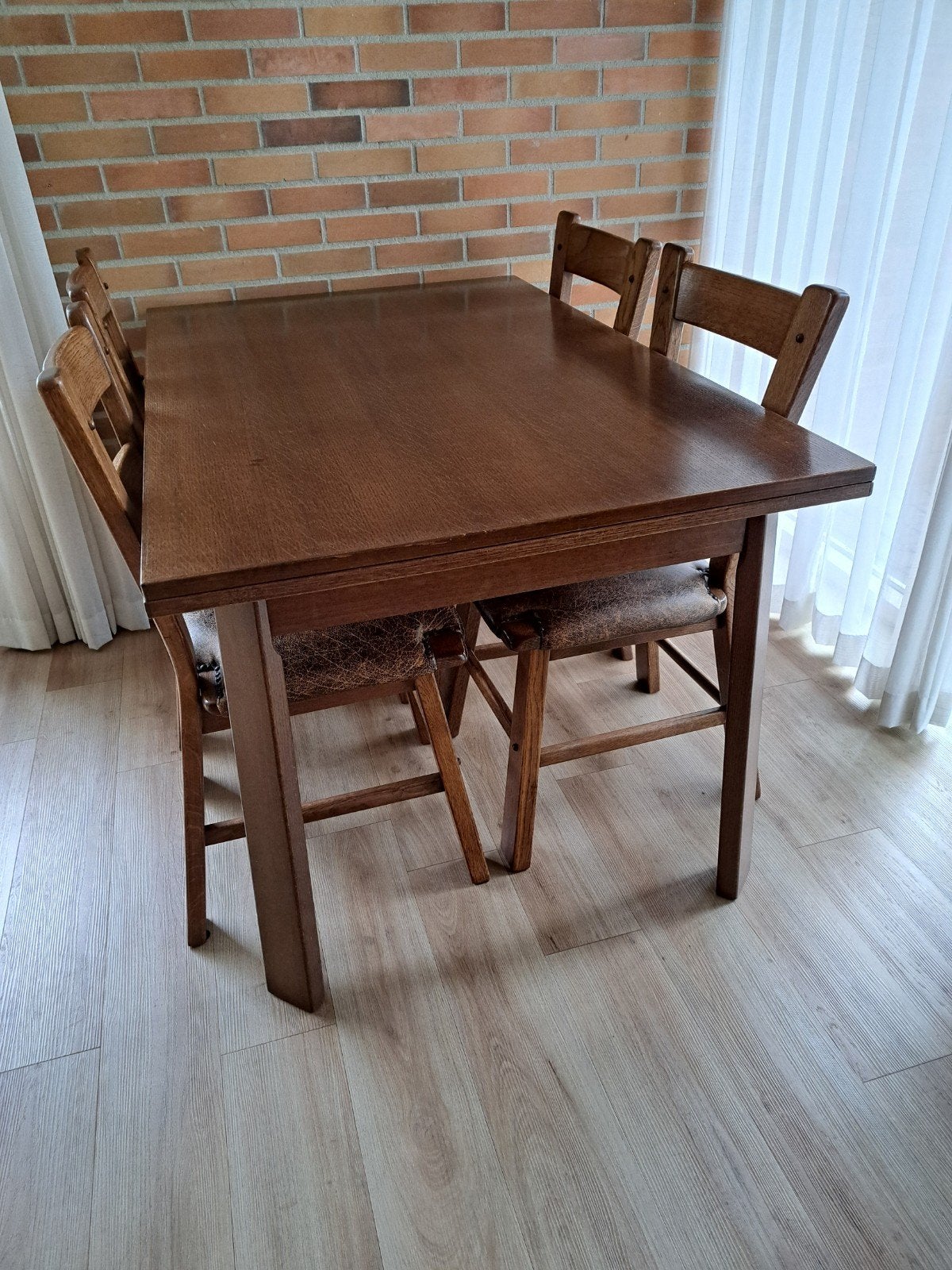 Robuuste eikenhouten eettafel met 4 stoelen, Huis en Inrichting, Tafels | Eettafels, Gebruikt, 100 tot 150 cm, Eikenhout, Landelijke stijl