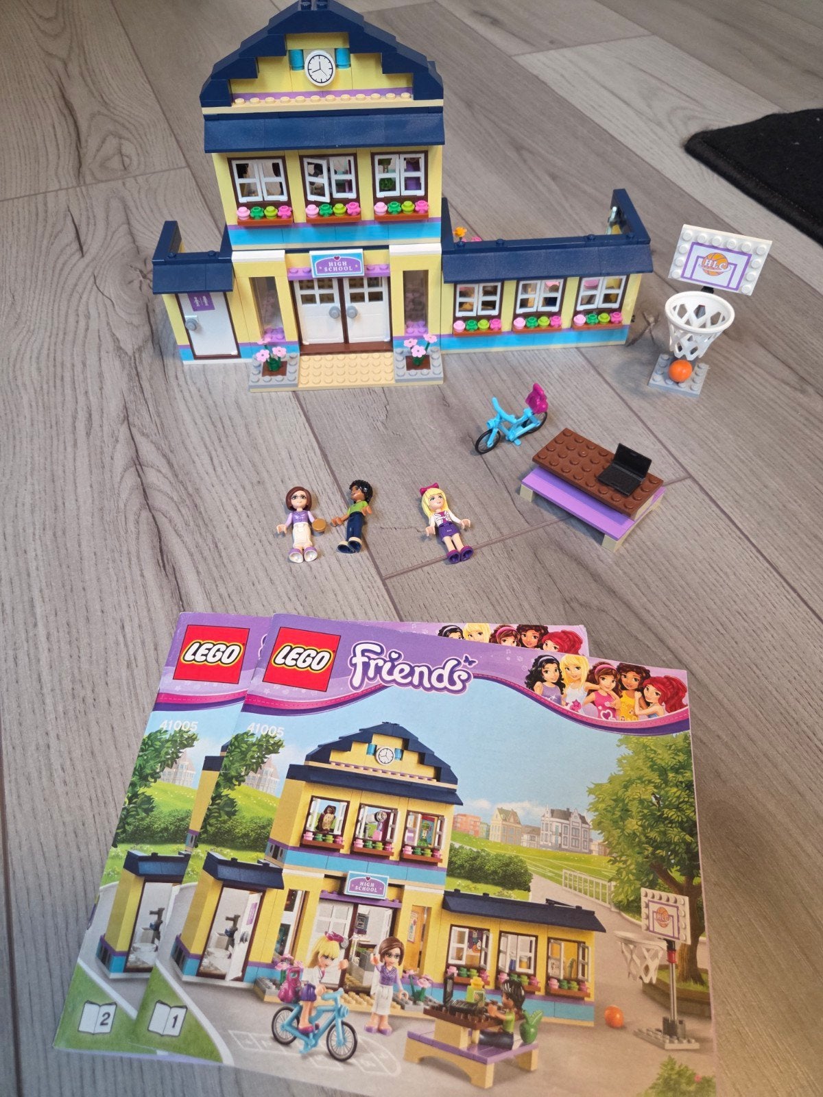 LEGO Friends Heartlake School (41005) - Compleet, Lego, Friends, Ophalen of Verzenden, Zo goed als nieuw