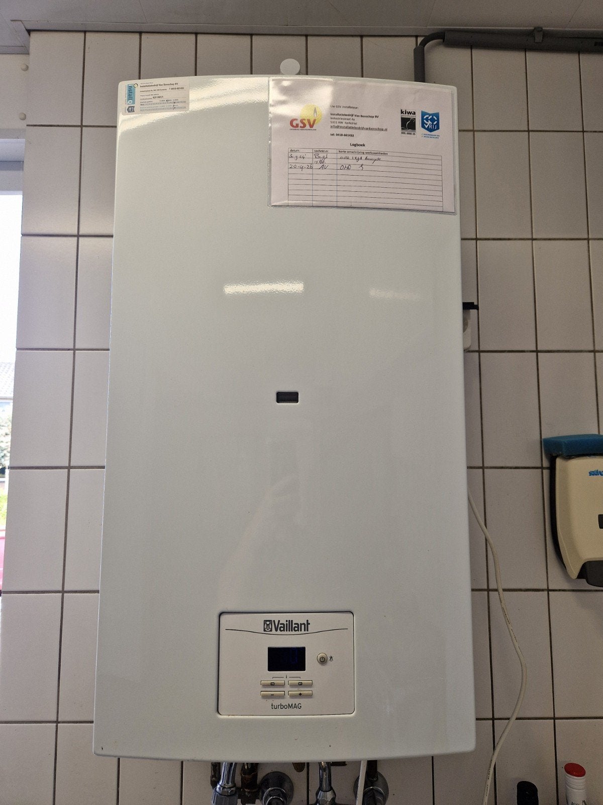 Vaillant turboMAG geiser - Zo goed als nieuw (2024), Doe-het-zelf en Verbouw, Geisers en Boilers, Ophalen, Zo goed als nieuw, Geiser