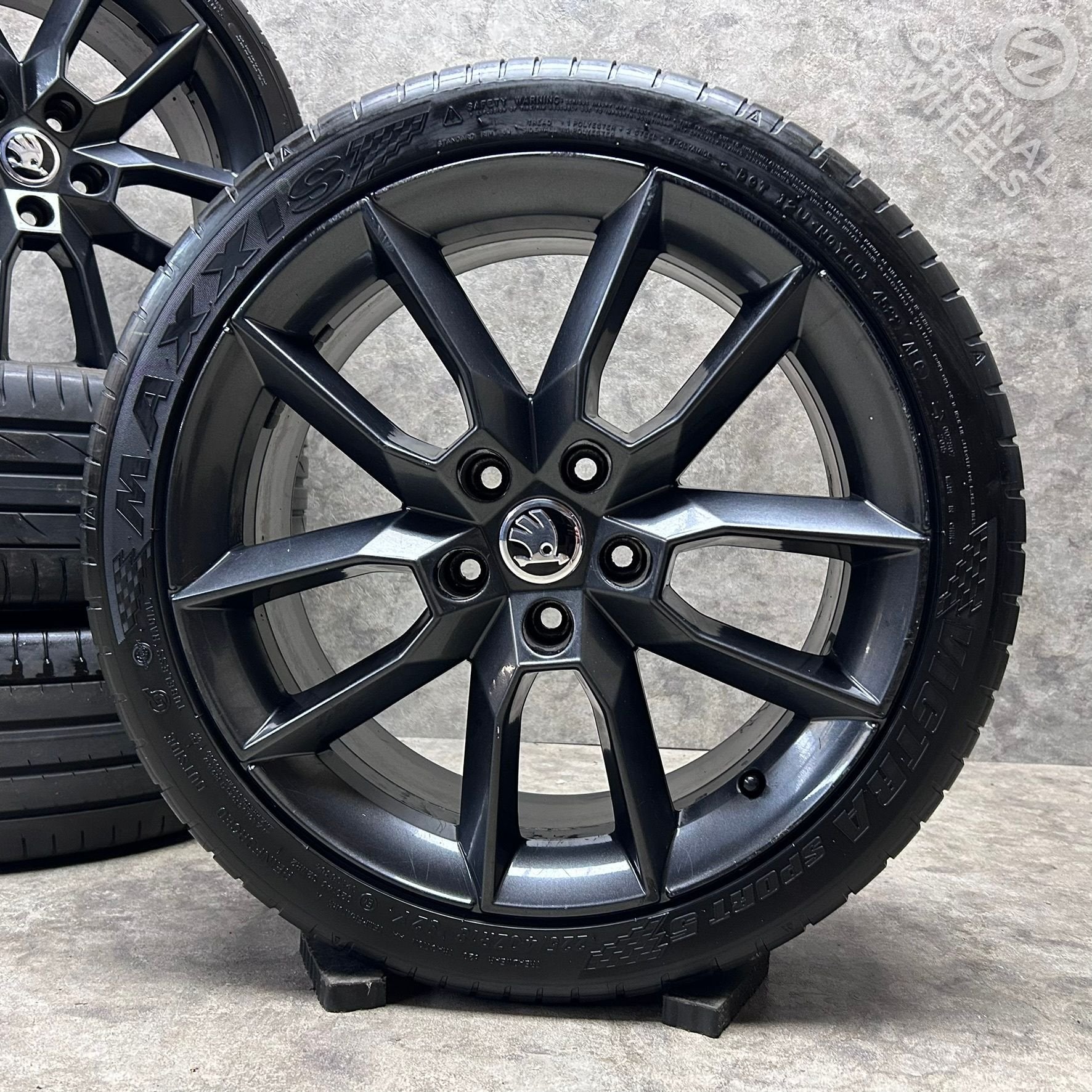 18 inch originele velgen + zomerbanden Skoda Octavia, Auto-onderdelen, 18 inch, Gebruikt, -, -