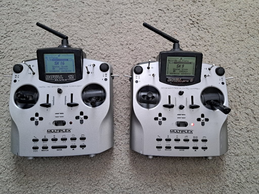 Multiplex Royal Pro SX-9 + pult, Ophalen of Verzenden, Gebruikt