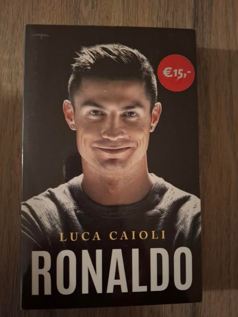 Ronaldo - Luca Caioli (Boek), Ophalen of Verzenden, Nieuw, Luca Caioli, Overige sporten