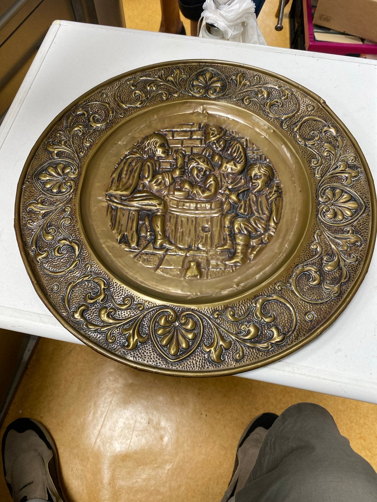 Antieke Koperen Wandplaat met Reliëfscène, Ophalen of Verzenden, Koper