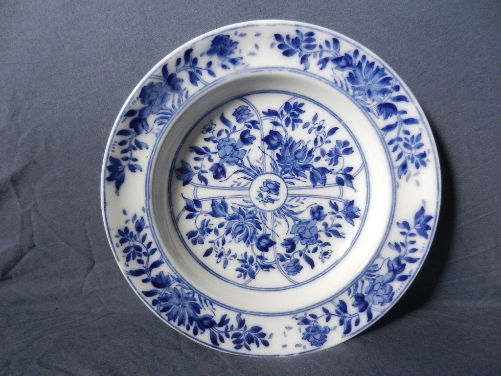 Aardewerk bord blauw decor Mikado Regout Maastricht d. 26,2, Ophalen of Verzenden