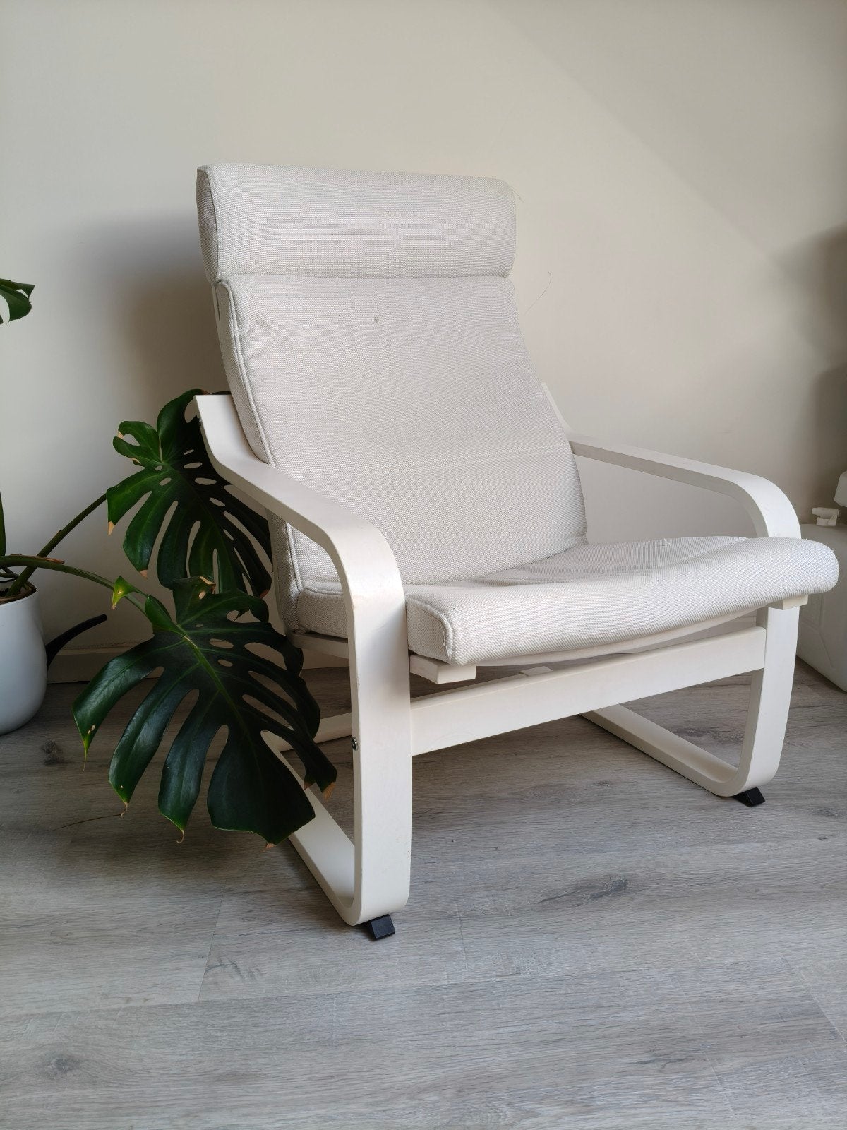 Ikea Witte Poang stoel met lichtgrijs kussen, Huis en Inrichting, Fauteuils, Ophalen, Gebruikt, Hout, 50 tot 75 cm