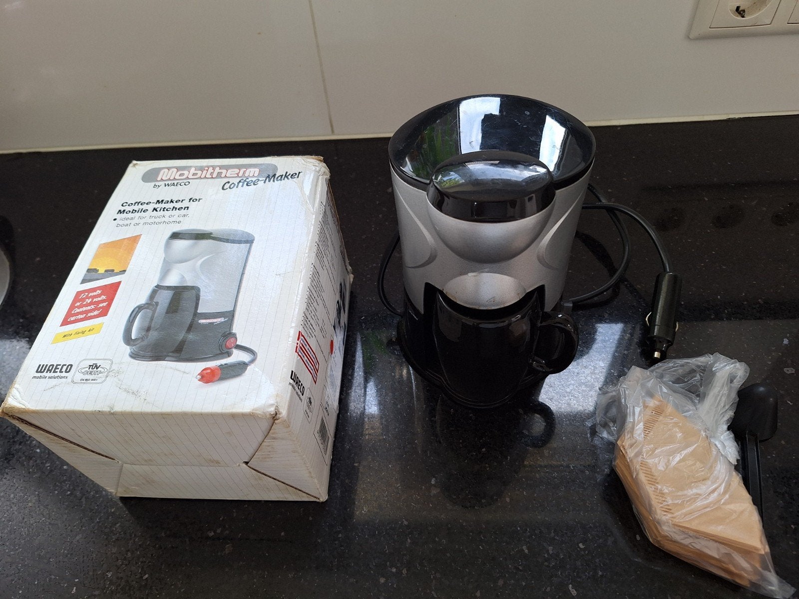 Mobitherm Koffiezetapparaat 12/24V voor auto/camper, Koffiemachine, Gemalen koffie, Ophalen of Verzenden, Zo goed als nieuw