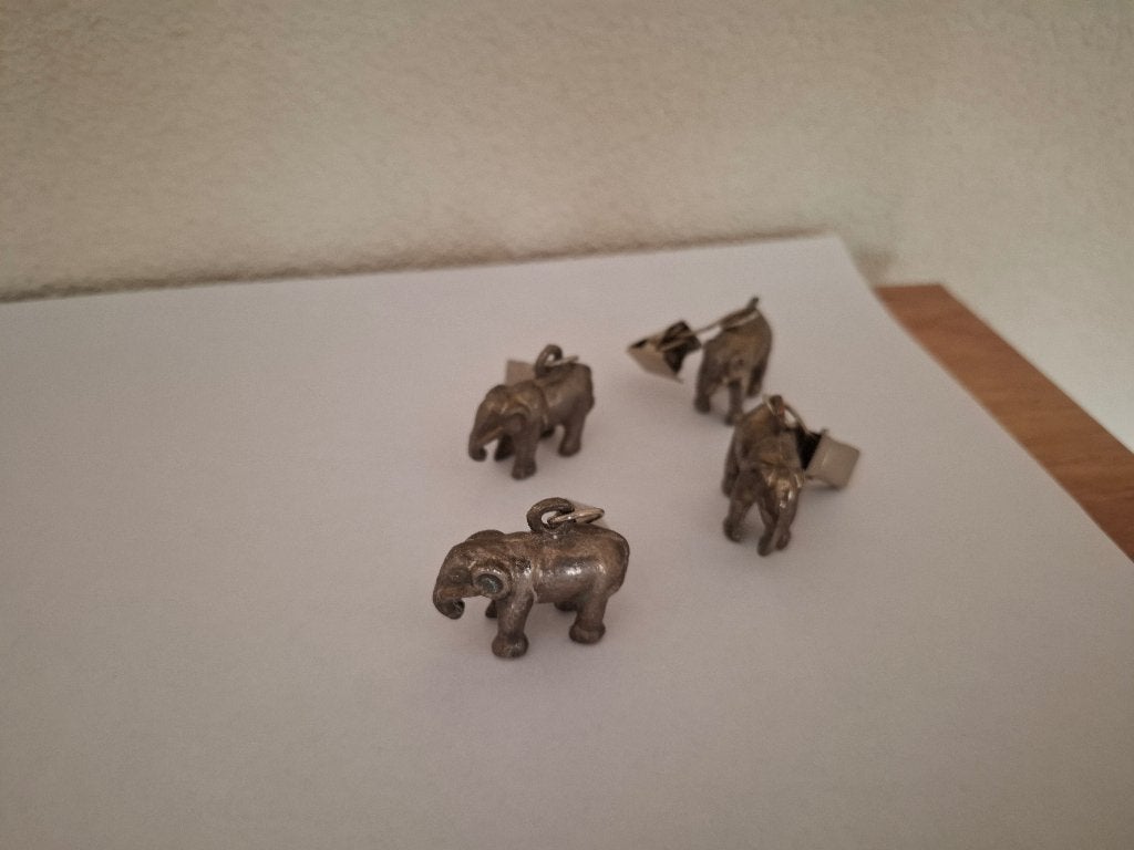 Mini olifantjes van lood, Verzamelen, Ophalen of Verzenden, Gebruikt, Dier