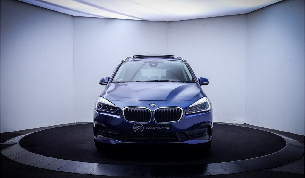 BMW 2 Serie Gran Tourer 218iA 7p LUXURY Shadow Line PANO | H, Auto's, BMW, 136 pk, Gebruikt, Zwart, 2-Serie Gran Tourer