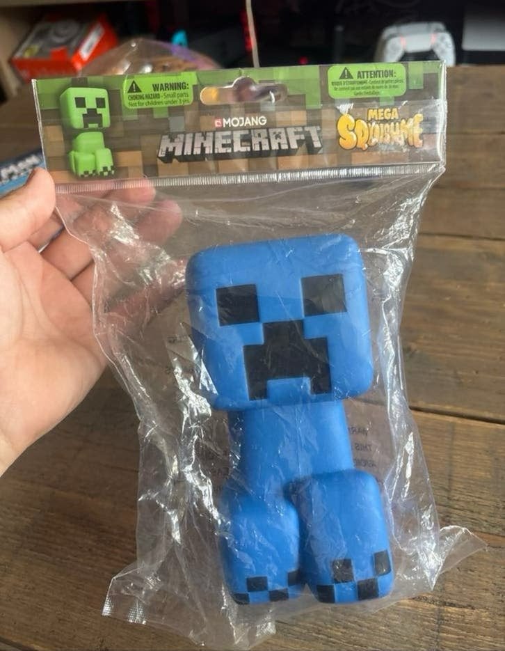 Minecraft Mega SquishMe Creeper in een blauwe uitvoering., Verzamelen, Ophalen of Verzenden, Nieuw
