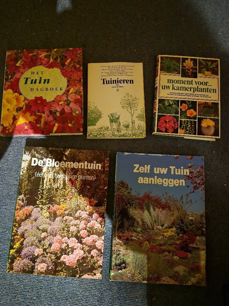 Pakket tuinboeken-8 mooie boeken over tuinieren en planten, Ophalen of Verzenden, Zo goed als nieuw, Tuinieren en Tuinplanten