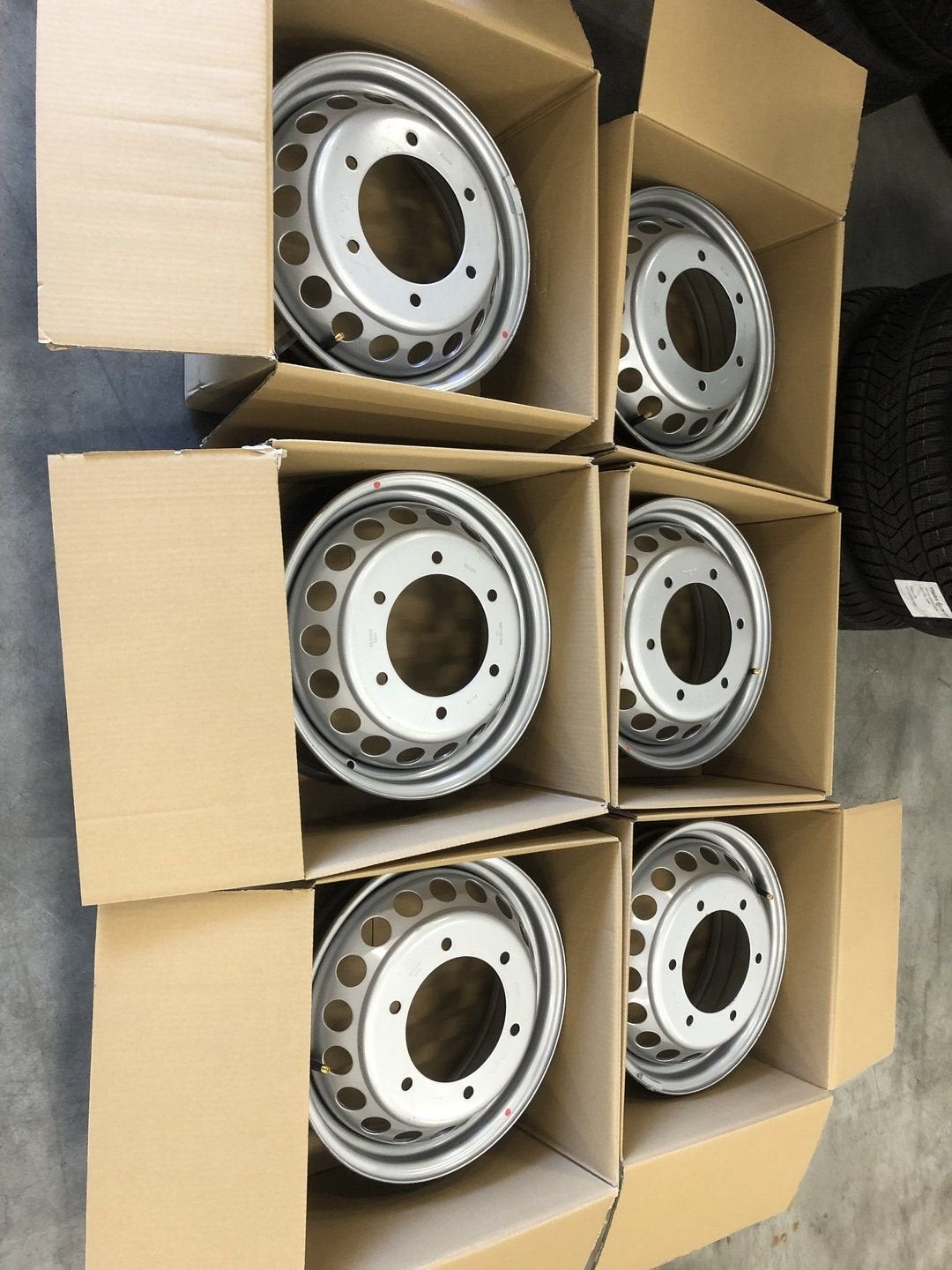 16" mercedes sprinter vw crafter dubbellucht per stuk €125, -, Ophalen of Verzenden, Band(en), -