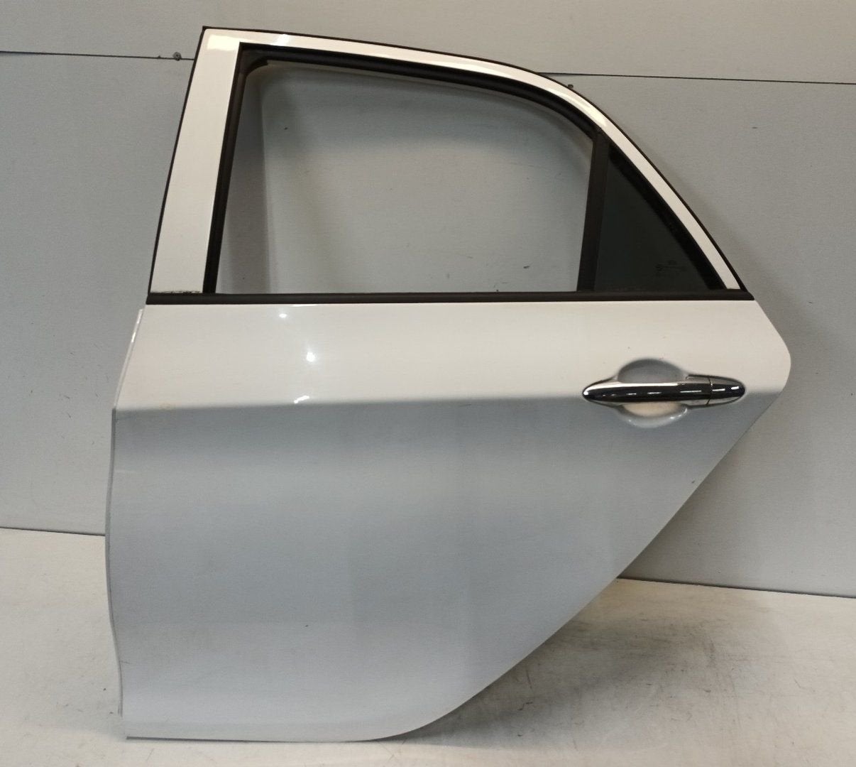 Portier links achter Kia Picanto, Auto-onderdelen, Onderdelen@venauto.nl, Van der Ven Autorecycling B.V., Ettenseweg 76, 4706 PB Roosendaal, The Netherlands