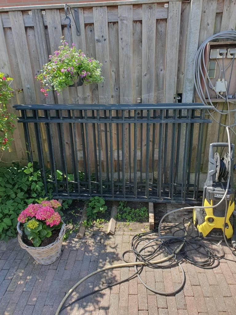 Donkergroen spijlenhekwerk met poort en veiligheidsslot, Ophalen, Met poort, Gebruikt, Spijlenhekwerk