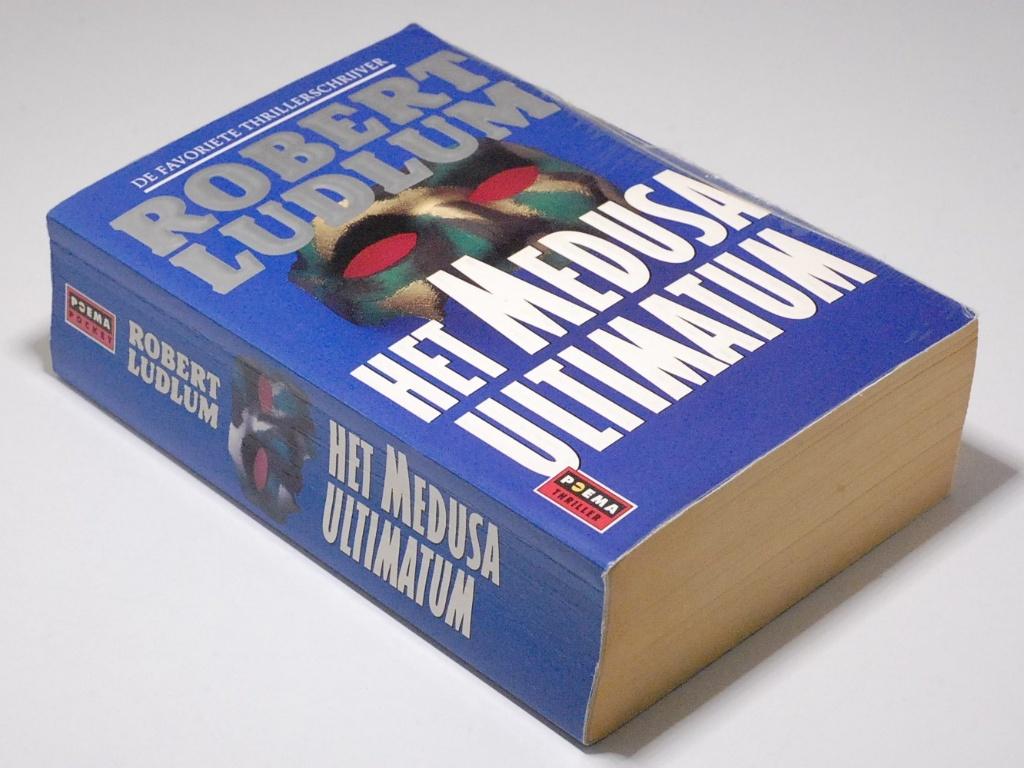 Het Medusa Ultimatum – Robert Ludlum (Poema Pocket, 1994), Boeken, Thrillers, Verzenden, Zo goed als nieuw, Amerika