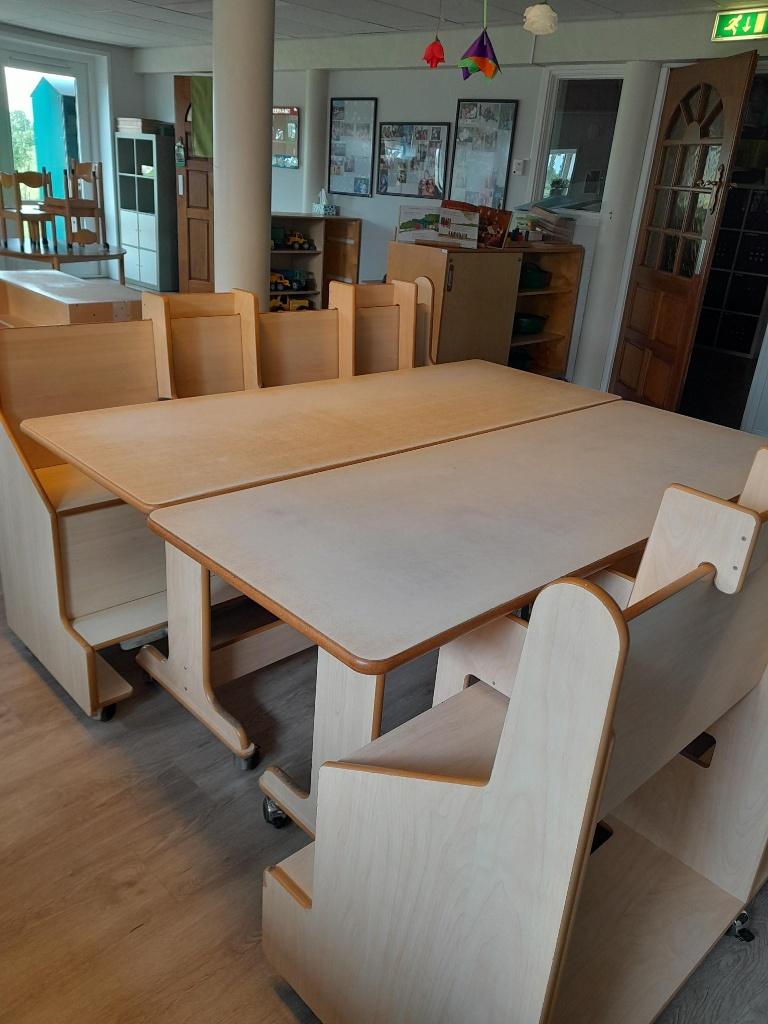 Groepstafels en Ergobanken (De Tol), Ophalen, Gebruikt