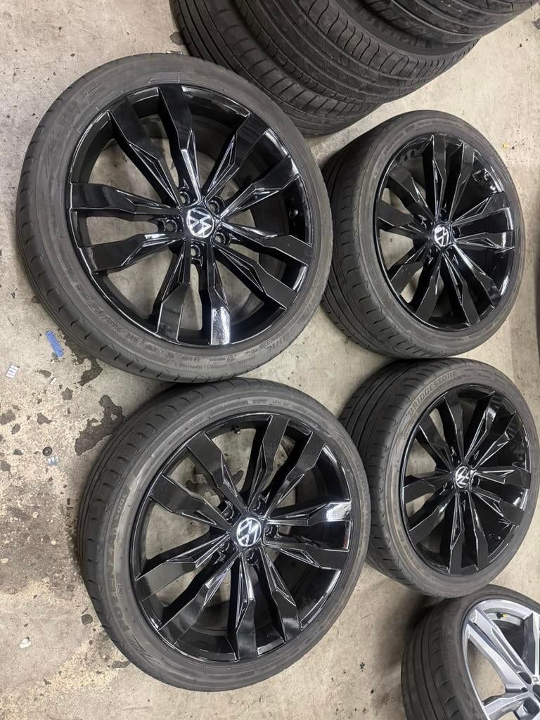 Volkswagen suzuka zwarte r velgen troc 19 inch touran golf, Auto-onderdelen, Banden en Velgen, Banden en Velgen, Zomerbanden, 19 inch