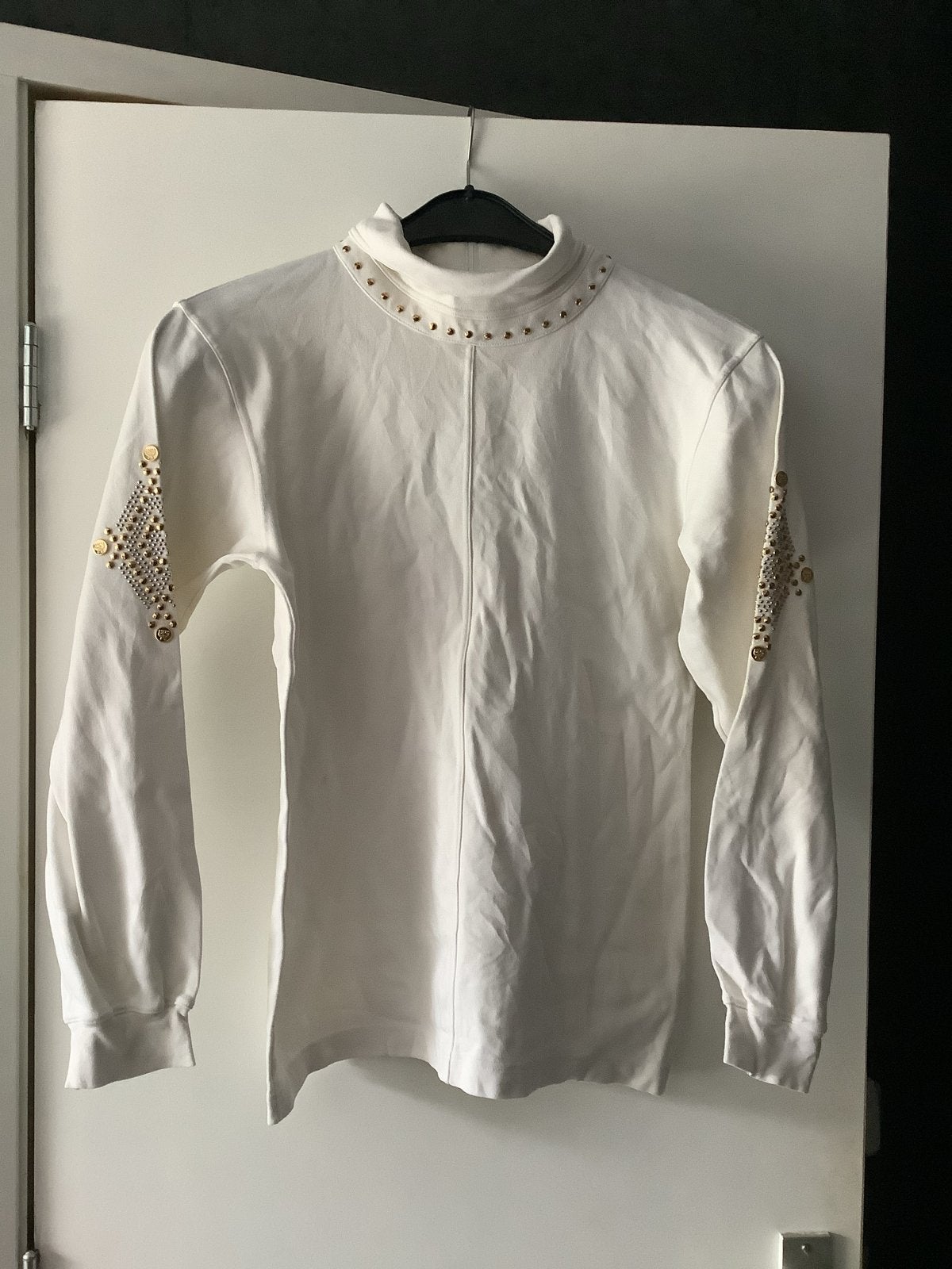 Exclusieve MCM Pully met Studs - Wit, Wit, Ophalen of Verzenden, Zo goed als nieuw, Lange mouw