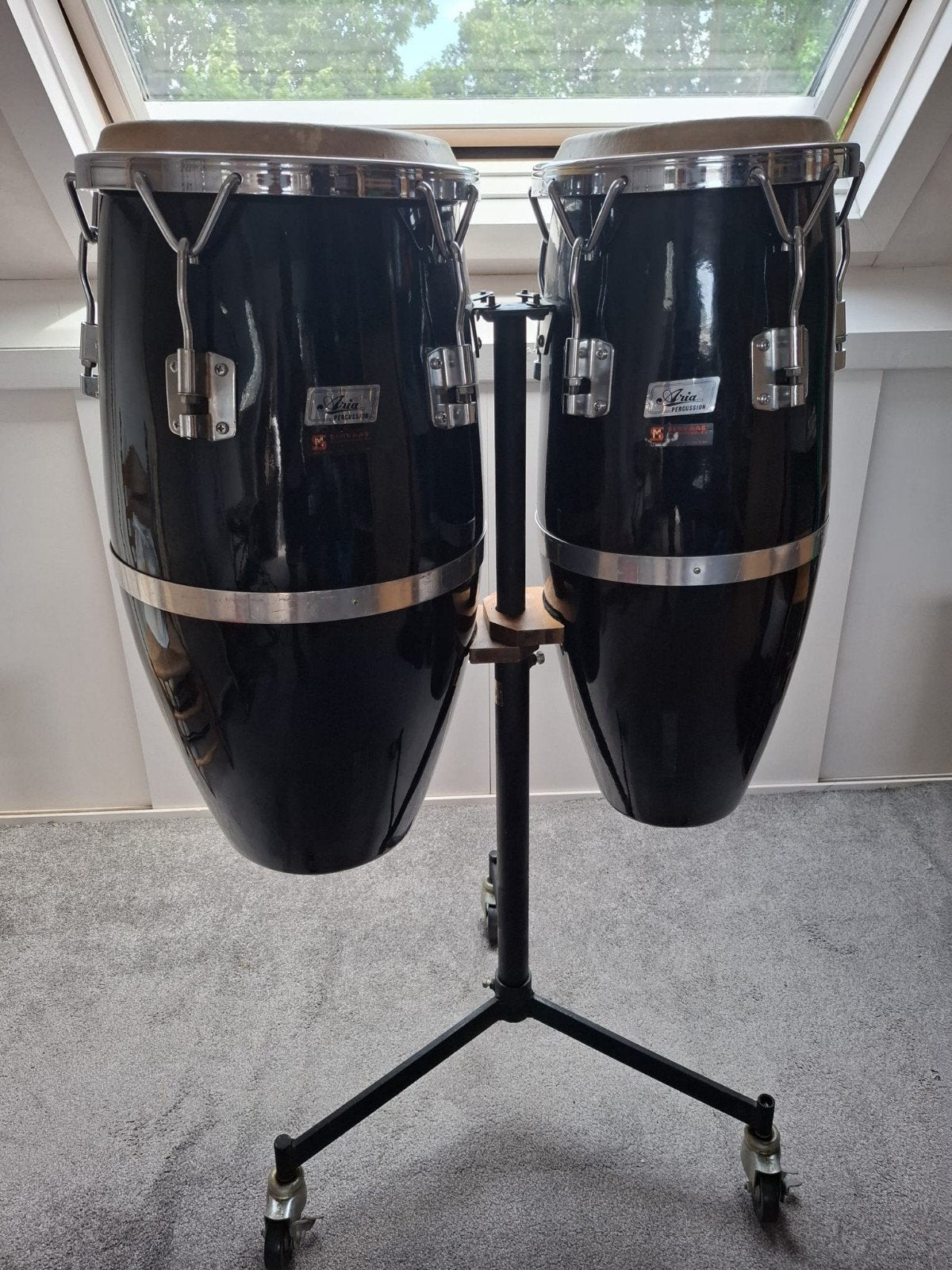 ARIA Conga,s Fiberglass 9.5 en 11 inch + LP stand, Ophalen, Gebruikt, Trommel