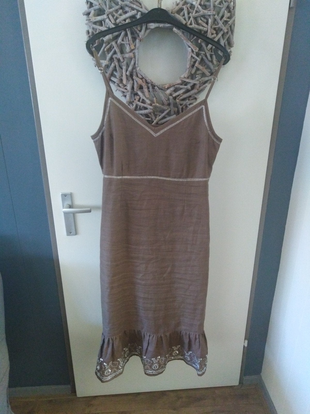 mooie lange jurk maat 42, Kleding | Dames, Bruin, Maat 42/44 (L), Ophalen of Verzenden, Zo goed als nieuw