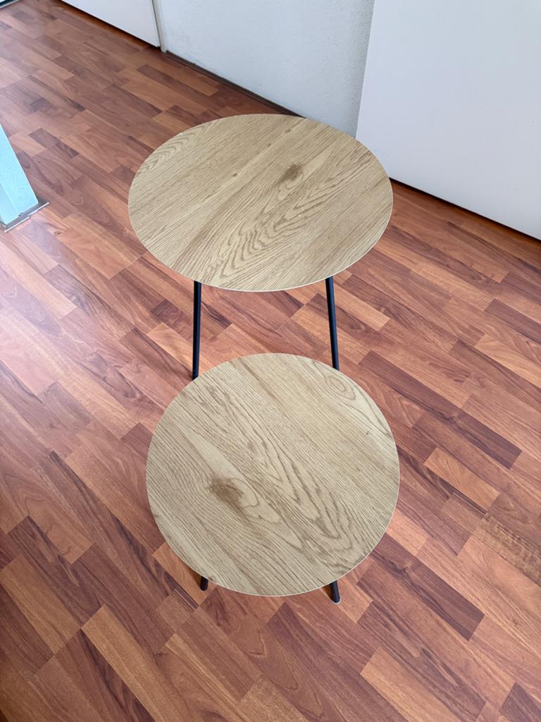 Set van 2 JYSK bijzettafels - Rond, hout en metaal, Minder dan 55 cm, Rond, Zo goed als nieuw, Hout